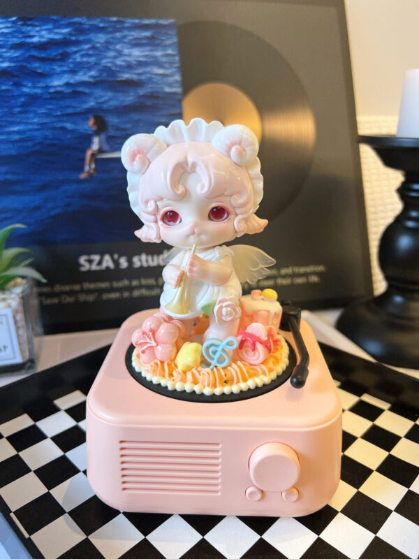 Mimia Series Handmade Bluetooth Speaker & Mug with High Quality Authenic doll , Portable Wireless, for Home/Party/Present, Electronic Gadgets, Birthday Gift .