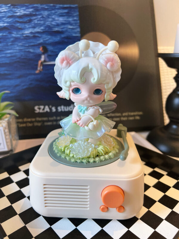 Mimia Series Handmade Bluetooth Speaker & Mug with High Quality Authenic doll , Portable Wireless, for Home/Party/Present, Electronic Gadgets, Birthday Gift .